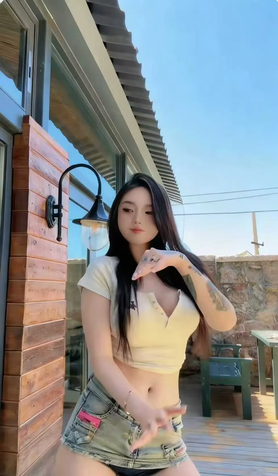 《Meena 成美男》高清全集免费在线观看-中文版未删减资源全面开放-网盘备份无广告畅享-一次看遍Meena成美男