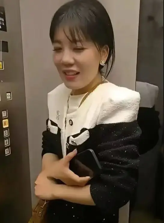 孙晔子电影《电梯少妇》1080p高清完整版免费在线播放_电梯少妇_高清畅享_《电梯少妇》孙晔子未删减资源完整版观看_人人影视