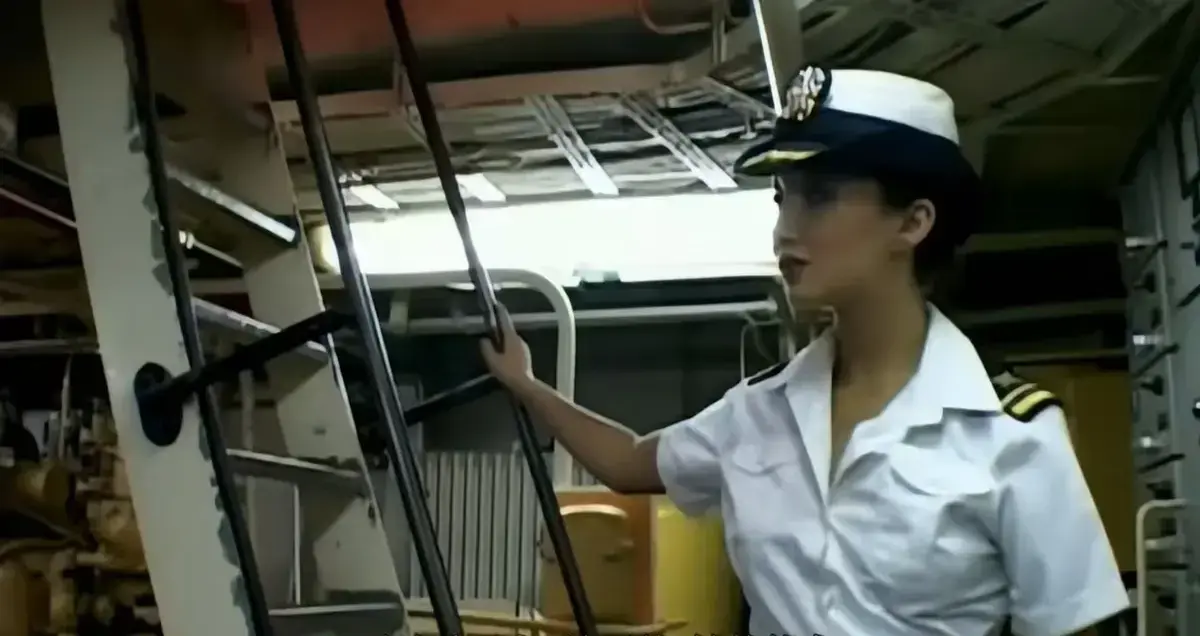 《军舰上的女兵》无删减版全集免费看-《军舰上的女兵》HD高清完整版在线-卡楚米主演战争剧集