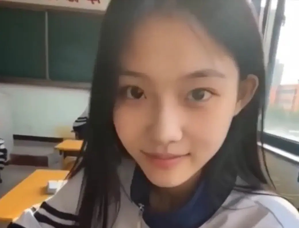 《我的十八岁女友》无删减版在线观看-4K蓝光画质高甜治愈短剧-结局太甜追完又想谈恋爱-星空影院免费播放
