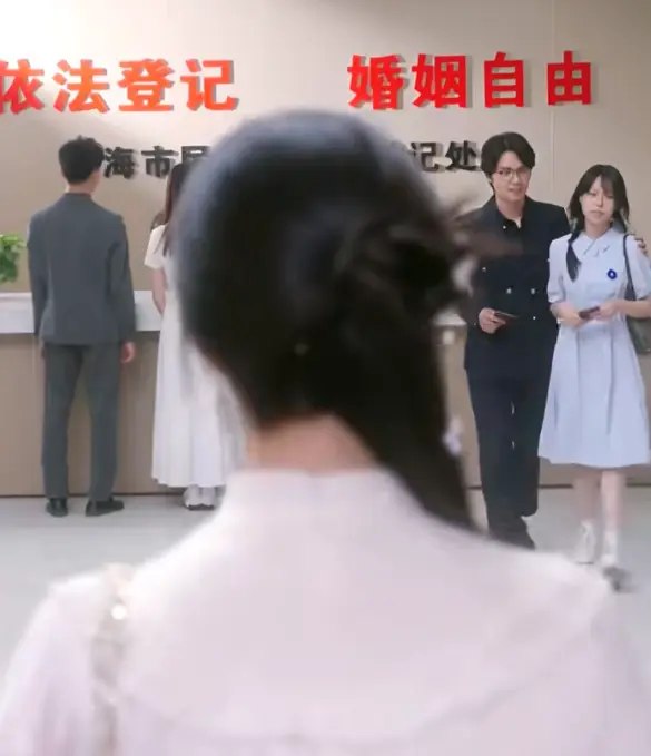 错把星光当烟火全99集高清免费看-热门短剧未删减版在线播放-双向救赎高甜虐恋网盘资源下载
