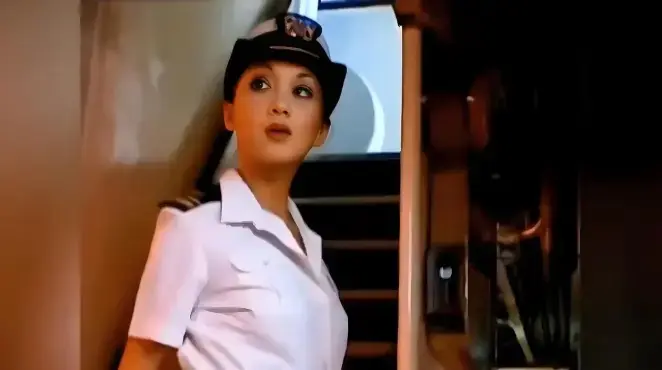 法国空姐2姐妹篇《女警奥莎娜》_啄木鸟系列法版高清资源_电影在线播放即点即看_免费完整版未删减带字幕